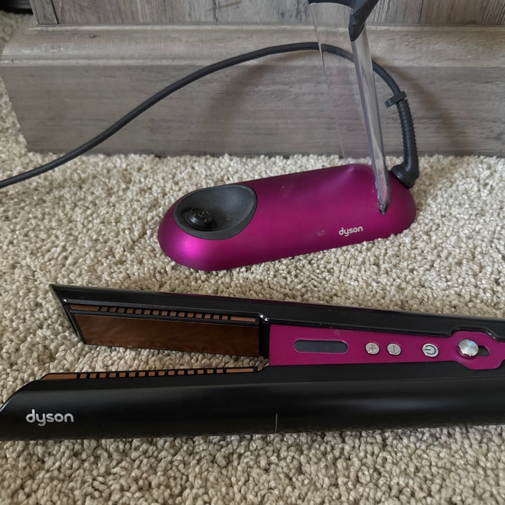Dyson flat iron cordless - Picture 4 of 5